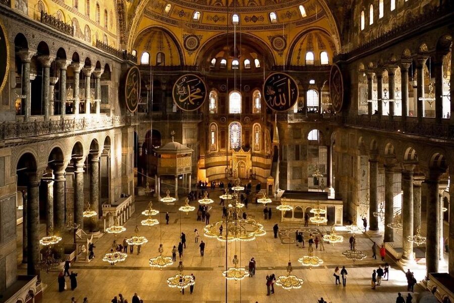 Private 7-Hour Istanbul Tour with Red Carpet Treatment - Topkapi Palace: Ottoman Power Meets Porcelain and Treasury