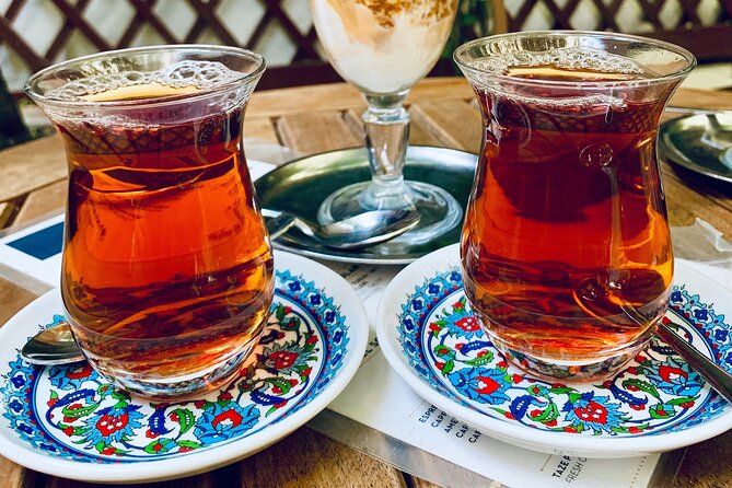 Private and guided VEGETARIAN / VEGAN tour of Istanbul - Kadikoy ferry transfer: from markets to home-cooked Turkish dishes