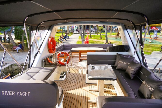 Private Bosphorus Cruise with Luxury Yacht - Küçüksu Pavilion to Beylerbeyi: Ottoman summer-life from the Asian shore
