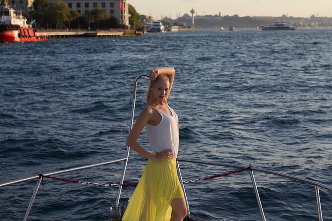 Private Bosphorus Sightseeing Cruise By Luxury Yacht in Istanbul - Rumelihisarı and Anadoluhisarı: forts that explain the strait’s importance