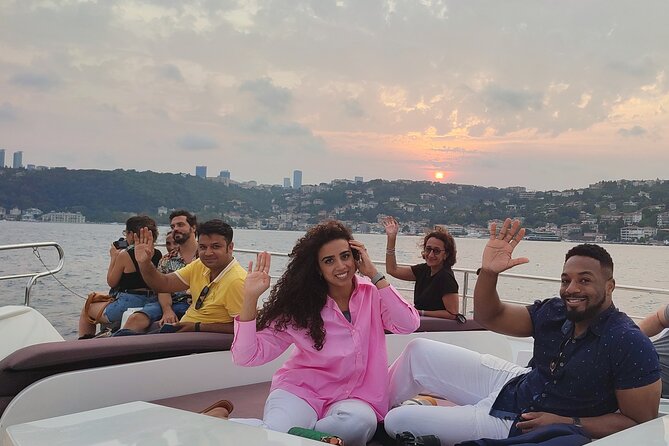 Private Bosphorus Sightseeing Cruise on Luxury Yacht - Photo strategy for Dolmabahçe, Maiden’s Tower, and the Golden Horn
