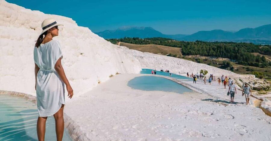 Private Daily Pamukkale Tour from Istanbul by Plane - Your Morning Flow: Hotel Pickup to Denizli in Time for Pamukkale