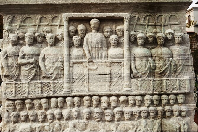 Private Full Day Guided Highlights of Istanbul Tour - Sultanahmet district lunch hour: what you get and how to use it