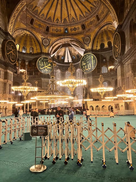 Private Guided Istanbul Luxury Tour (Tickets and Transfers) - Blue Mosque (Sultan Ahmed Mosque): elegant domes and an active place of worship