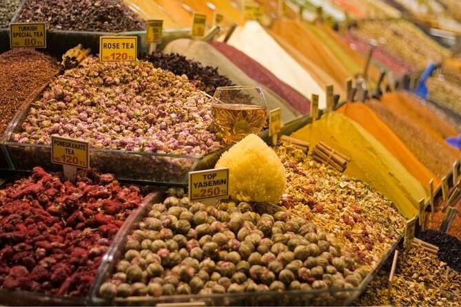 Private Guided Tour Hagia Sophia, Cistern, Topkapi and Bazaar - Vezirhan Handmade Carpets & Klims: Real Craft in a 400-Year-Old Caravanserai