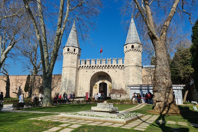 Private Guided Tour in the Old City of Istanbul - Stop 1: Hippodrome, Roman racing ground, and the Egyptian Obelisk