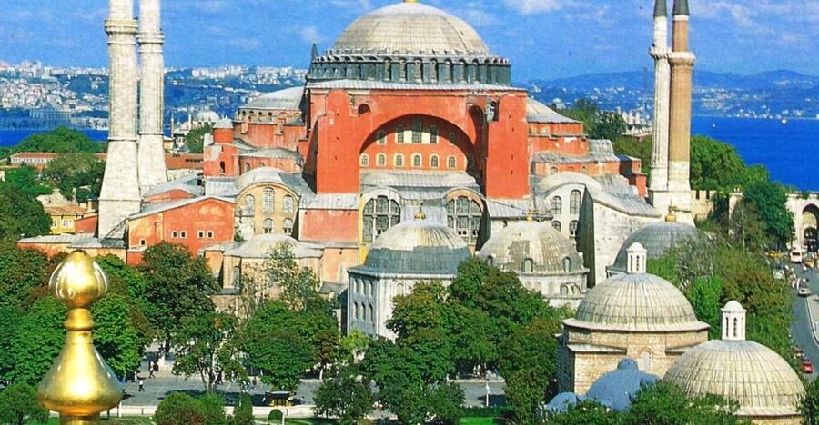 Private Historic Istanbul Half-Day Sightseeing Tour - Blue Mosque (Sultanahmet Mosque): the blue tiles up close