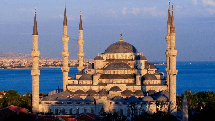 Private Historic Istanbul Half-Day Sightseeing Tour - When shopping stops and food tasting show up