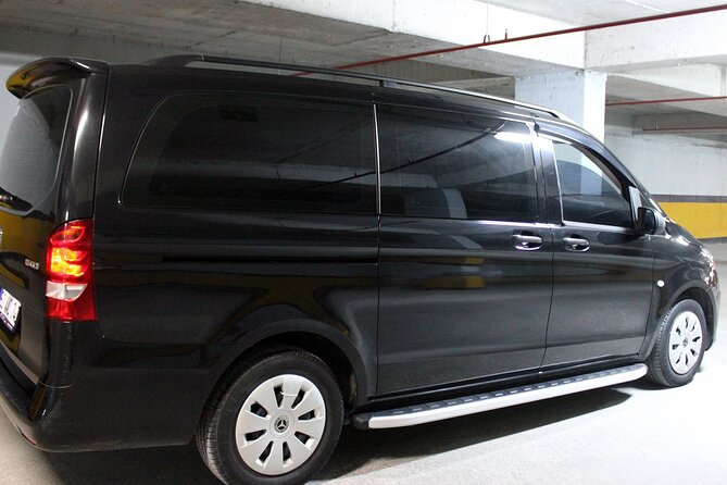 Private Istanbul Airport (IST) Arrival or Departure Transfer - The drive to your hotel or airport: comfortable, direct, and tuned for stress