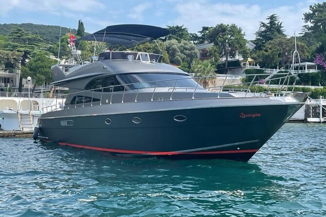 Private Istanbul Bosphorus Yacht Cruise - What a private Bosphorus cruise really buys you