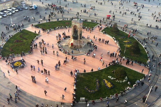 Private Istanbul Tour – Full Day of Iconic Sights & Local Gems - Dolmabahçe Palace: Late Ottoman Power in a Glamorous Setting
