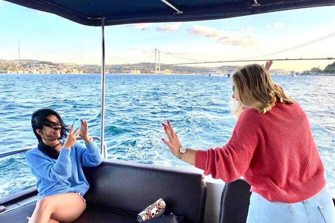Private Luxury Yacht Cruise in Istanbul Bosphorus - Maiden’s Tower: The Legend That Turns Into a Photo Moment