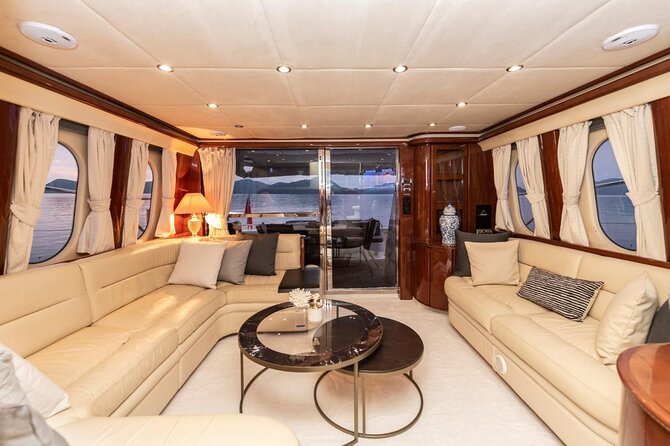 Private Luxury Yacht Cruise on Bosphorus - Küçüksu Palace, Beylerbeyi Palace, and Maiden’s Tower: The Bosphorus Skyline Moments