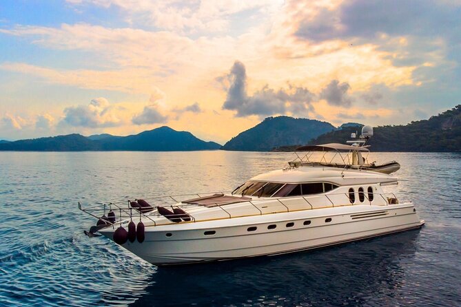 Private Luxury Yacht Cruise on Bosphorus - Price and What It Buys You on the Water
