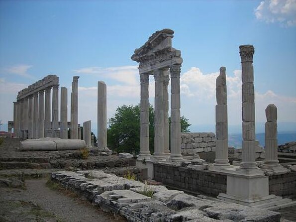 Private Pergamon Day Trip from Istanbul with Flights - Acropolis of Pergamon: theatre rows and big views up top