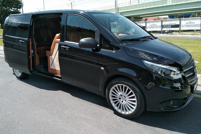 Private Transfer from Istanbul Hotels to Istanbul Airport (IST) - Arrival at Istanbul Airport: Terminal Access and Time Cushion