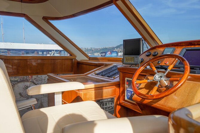 Private Yacht Cruise on Bosphorus - Dolmabahçe Palace: why this palace looks like a turning point