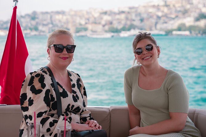 Private Yacht Cruise on The Bosphorus in Istanbul - Beylerbeyi Palace under the bridge: architecture with a view