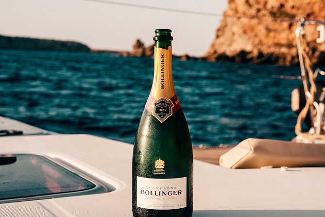 Private Yacht Voyage : Music, Wine & Snacks for Groups - Best departure time: why 7pm often wins for warm sunset