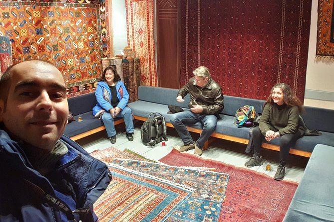 Shopping Therapy in old Bazaars - The Coffee and Waterpipe Break: Stop Before You Blur