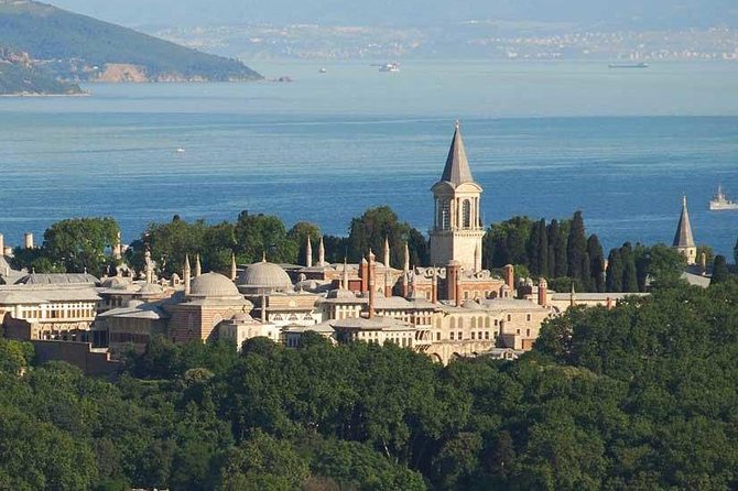 Skip the Line: Topkapi Palace Including Süleymaniye Mosque and Ceramics Workshop in Istanbul - Ottoman courts, harems, and the palace storytelling pace