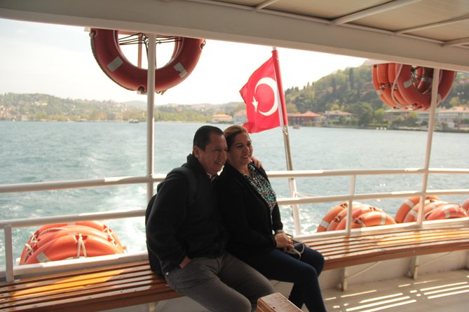 Small Group Full-Day Istanbul: Old City, Bosphorus Cruise & Lunch - Grand Bazaar Browsing: Optional Briefing, Real Options, and Sunday Closures