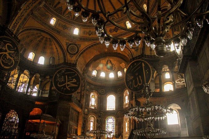 Small Group Full-Day Istanbul Old City Tour with Lunch & Tickets - Blue Mosque: the interior has rules, and Fridays change the plan
