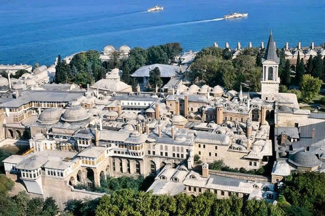 Small-Group Topkapi Palace and Harem Tour with Tickets - Why Topkapi works best with a timed route