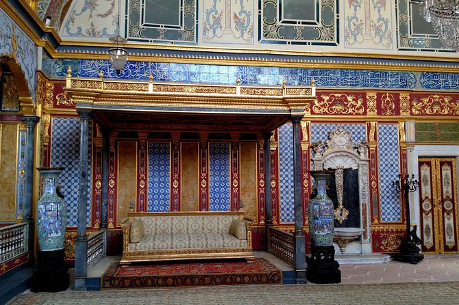 Small-Group Topkapi Palace and Harem Tour with Tickets - The Harem: household life, power, and control