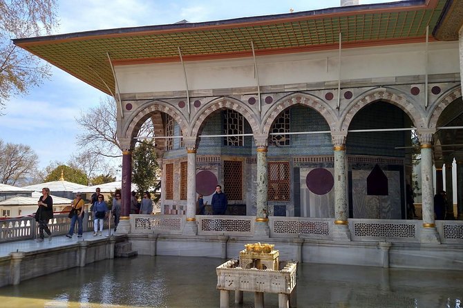 Small-Group Topkapi Palace and Harem Tour with Tickets - Small group, real guidance: what the guides do well