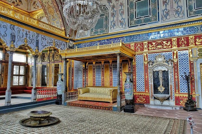 Small Group Tour - Full Day Istanbul City Tour - Day-of-week substitutions: why your itinerary may shift