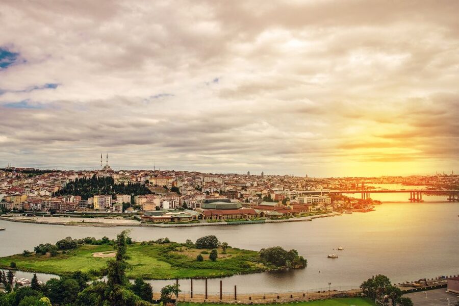 Soap Opera tour: Golden Horn via Public Ferry – Half Day - Balat houses in real life: Color, texture, and photo angles