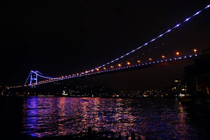 Stage Front Bosphorus Dinner Cruise with Pickup & Drinks included - Who this Bosphorus Dinner Cruise suits best