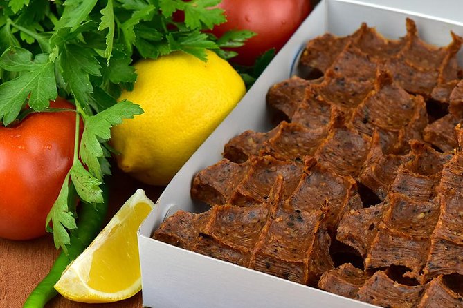 Street Food Tour in Istanbul [Don't Miss it] - Gülhane Park to Sirkeci: a tram-and-walk rhythm that keeps you energized