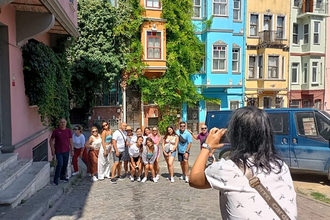 Strolling Through Istanbul's Artistic Streets - What you pay for: value in a short, guided route
