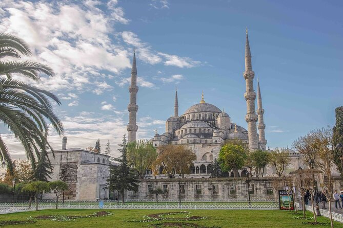 Suleyman's magnificent path: Mosques and Bazaars Tour - Süleymaniye Mosque: Suleiman’s statement, plus serious views