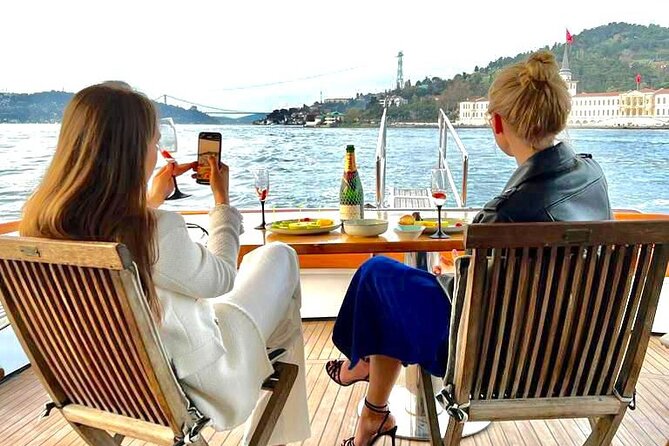 Sunset or Daytime Istanbul Guided Luxury Yacht Cruise with Snacks - Bosphorus Bridge moments: Ortaköy to Beylerbeyi