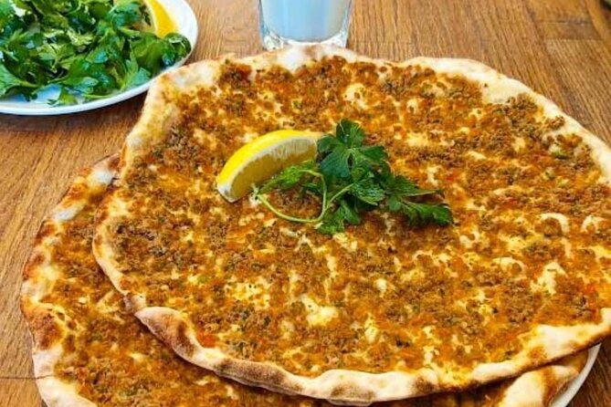 Taste of İstanbul Food Tour on Two Continents: in Europe & Asia - Key things that make this food tour work