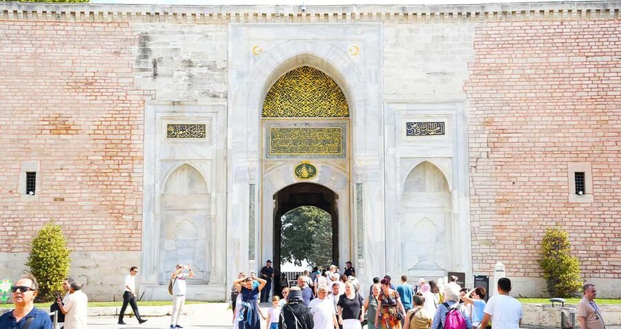 Topkapi Palace Complete Tour: Harem & Hagia Irene Included - Starting at Hagia Irene: A 4th-Century Church in Topkapi’s Courtyard