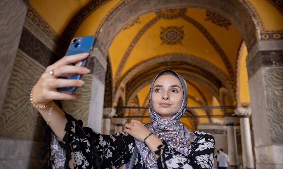 Topkapi Palace & Hagia Sophia Tickets + Audio Guide - Crowds and timing: why weekdays can feel easier
