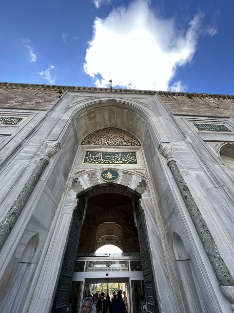 Topkapi Palace&Harem-Guided Tour-Skip lines- All tickets inc - Palace Kitchen and Worldwide Ceramics: The Ottoman “Everyday” Exit