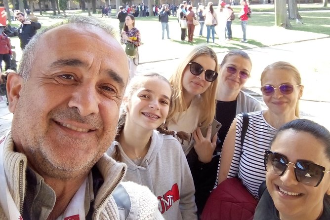 Topkapi Palace Harem Ticket & Tour-Prepay & Balance at meeting - The smartphone audio guide: a small thing that changes the whole visit