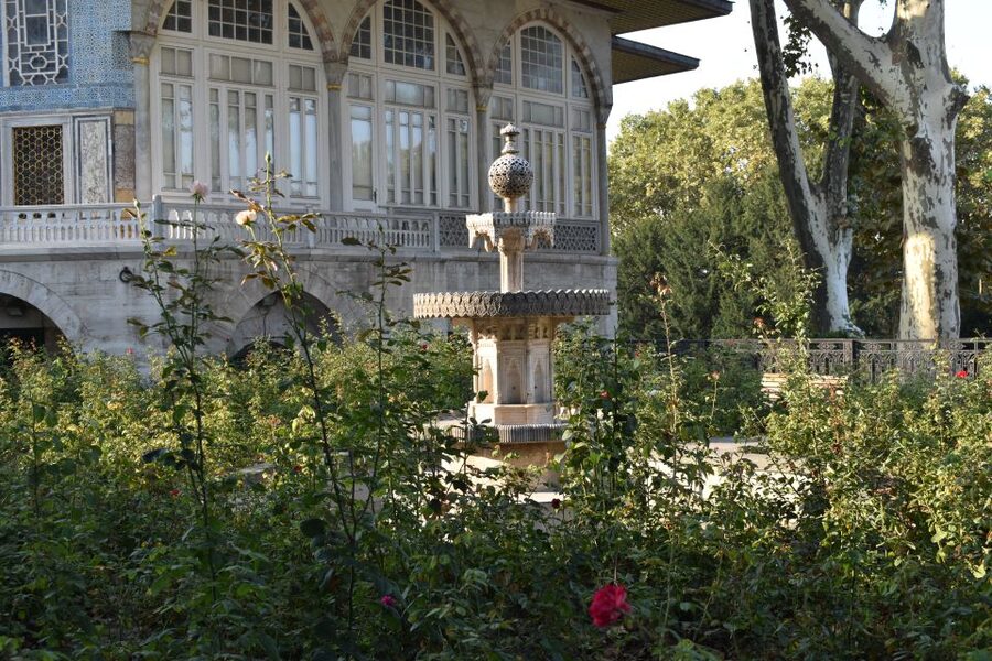 Topkapi Palace Tour: Scenes of the Ottoman Empire - Meeting at Sultanahmet: finding the tour start behind the Blue Mosque Tram Stop