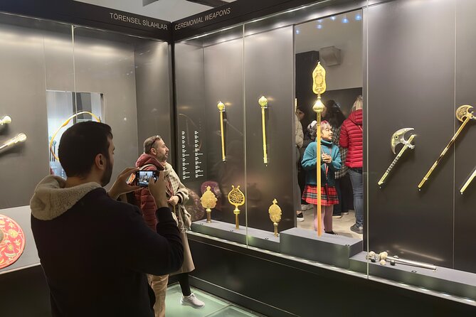 Topkapi Palace with Harem and Blue Mosque Guided Tour - Sultanahmet Square and district stops: getting your bearings