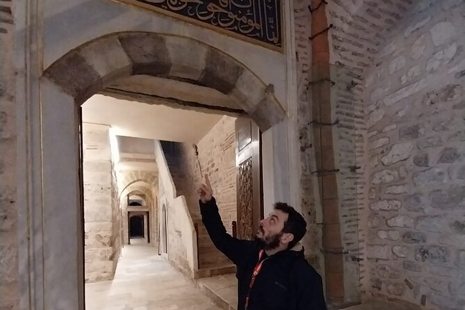 Topkapi Palace with Harem Walking Tour with Guide - What makes this tour work (and what to watch for)