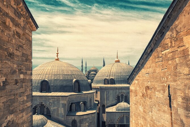 Tour to the Best Places in Istanbul in Spanish - Private - Hippodrome: a free pause that helps you read Sultanahmet