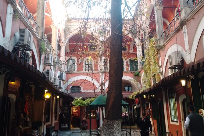 Tours of the Grand Bazaar of Istanbul with its Terraces and Behind the Scenes - The behind-the-scenes walk: fon deries, workshops, and trade spots