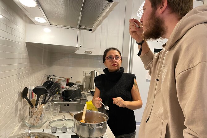 Traditional Home Cooking with a Local in İstanbul City Center - Turkish coffee and tea: what to expect at the table