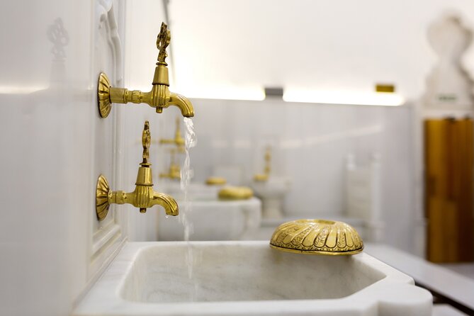 Traditional Turkish Bath Experience in Istanbul - Duration and service details: why 1 hour can feel short