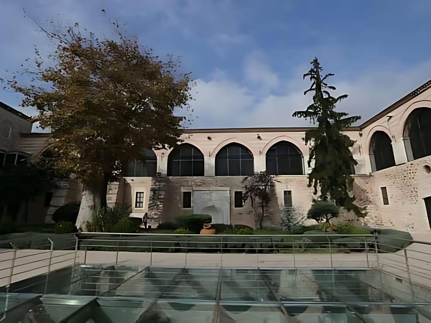 Turkish and Islamic Arts Museum: Entry Ticket & Audio Guide - Courtly crafts you can’t stop looking at: ceramics, glass, and metalwork